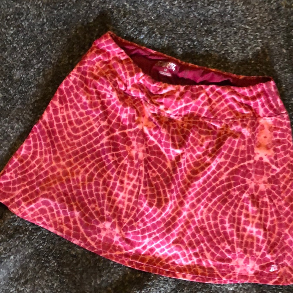 Skirt sports